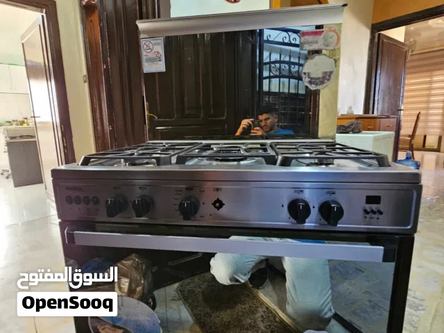 غاز بحالة الوكالة + فرن شغال 100% للبيع