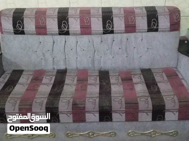 سلام عليكم عندي قتفات للبيع مستعمل 3 قنفات كبار وكراسي 2