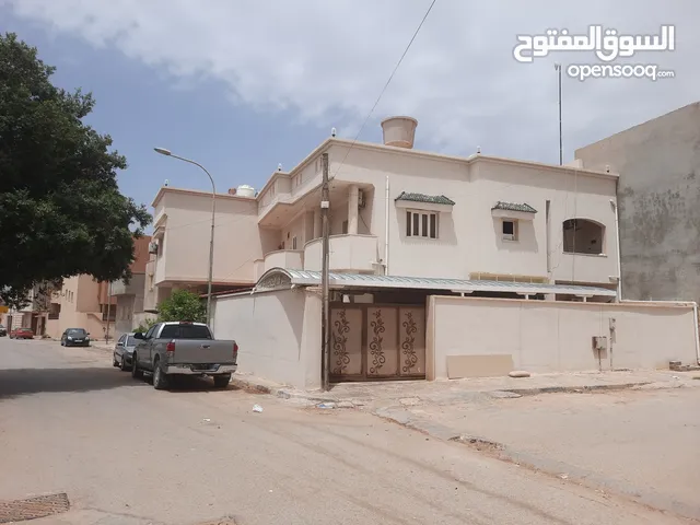 255 m2 More than 6 bedrooms Townhouse for Sale in Tripoli Janzour