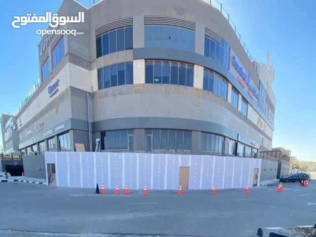 محل تجارى للبيع في موقع مميز بالتجمع الاول