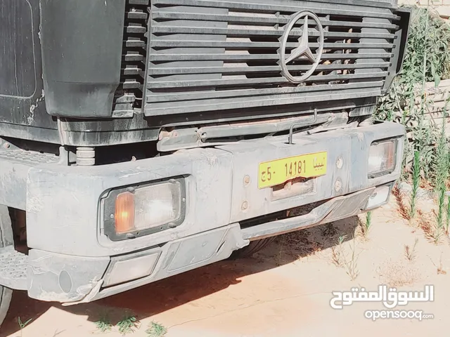 مرسيدس 1990