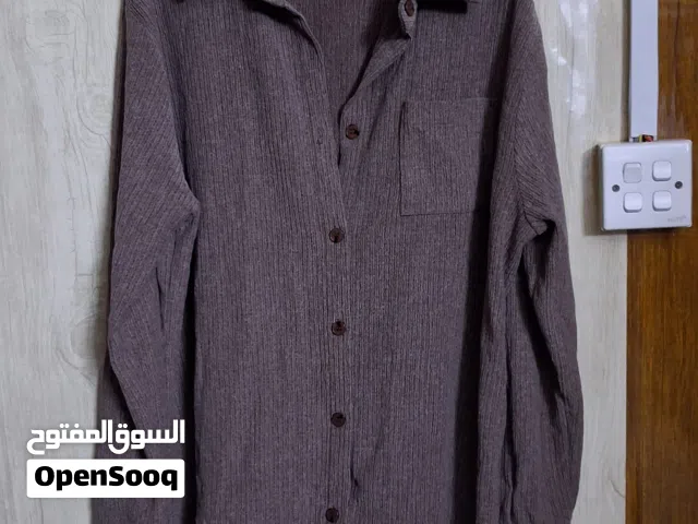 ملابس قديمة فقط غير مستعملة قياسات خاصة الي يريدهم من البصرة وماكو توصيل ولا قطع مفرده