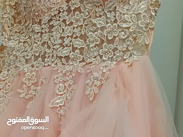 فستان مناسبات زهري مبطن فخم للبيع Luxury A very luxury pink short occasion dress