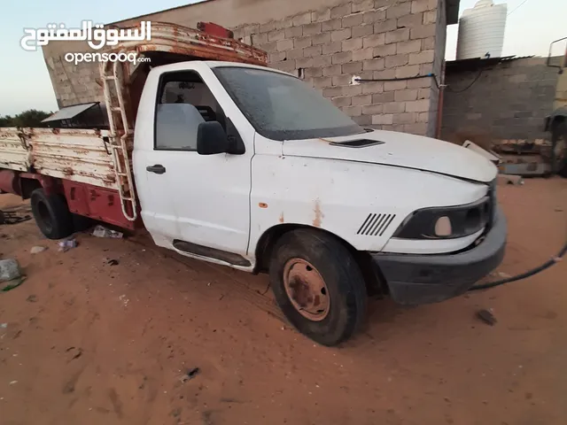 2000 Other Lift Equipment in Zawiya