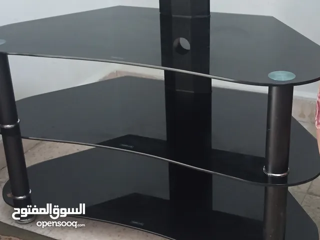 طاولة شاشة سوكريت بحالة ممتازة شبه جديد