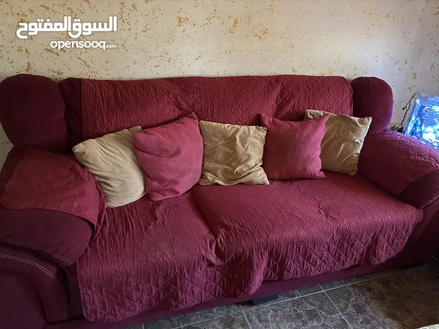 طقم كنب دب 7 مقاعد بحالة جيدة