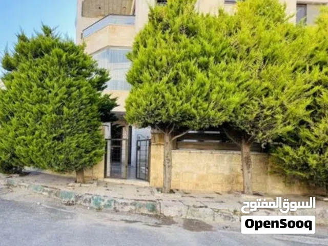 شقه ارضيه مع ترسات واسعه موقع مميز في ضاحيه الرشيد 191 متر