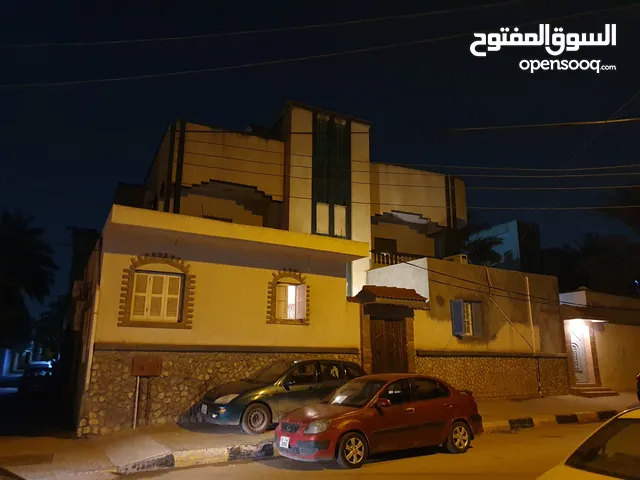 210 m2 More than 6 bedrooms Townhouse for Sale in Tripoli Souq Al-Juma'a