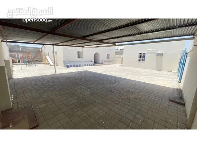 300m2 4 Bedrooms Townhouse for Sale in Muscat Amerat