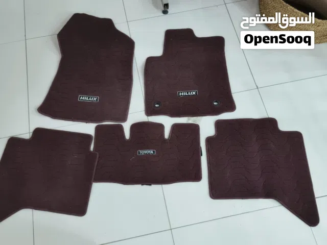 گاعيات بيكب هايلوكس الاصليات مستخدمات شي قليل 5 قطع مال ترهم من موديل 22 لحد 26