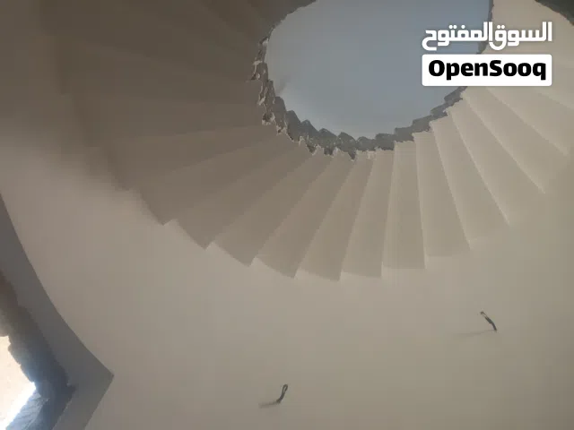 خلف بياض بورق اشتغل في كافه البصراوي
