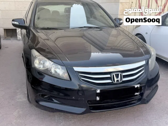 2012 هوندا اكورد LX