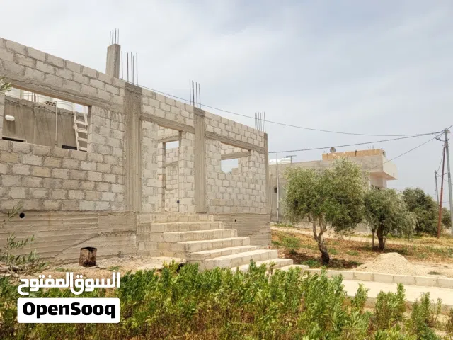 قطعة ارض مفروزه سكن ج فيها بيت قيد الانشاء حبراص بني كنانه