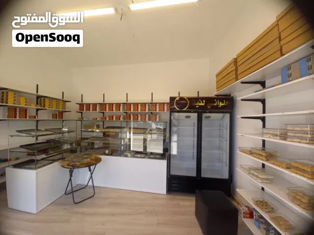 محل حلويات للبيع ديكور وتجهيز المحل بالايجار .. تاجوراء خط الصالات ايجاره ممتاز