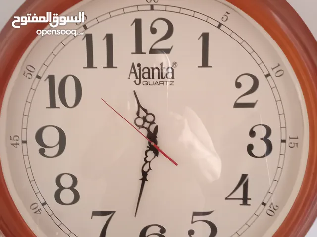 ساعة حائط مستعمل