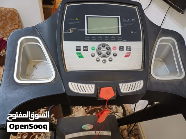 آلة مشي (تريدميل)  جهاز عاطل يحتاج لوحة    ( السعر : 200 دينار )