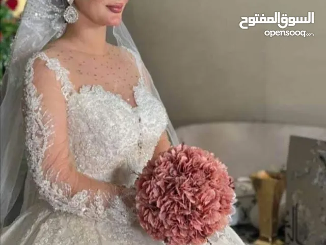 للبيع فستان زفاف جديد لم يستخدم نهائي صناعة تركي