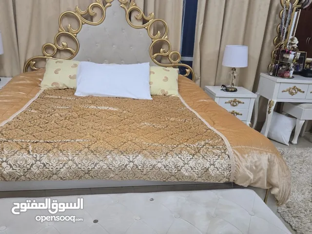 غرفة نوم ملكية للبيع