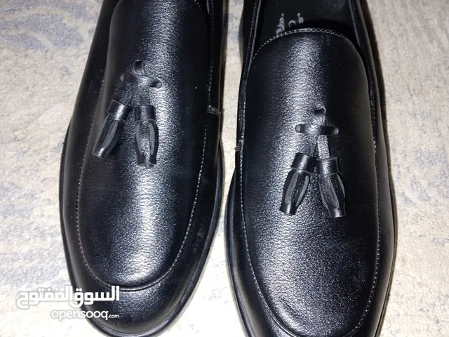 42 Sport Shoes in Amman