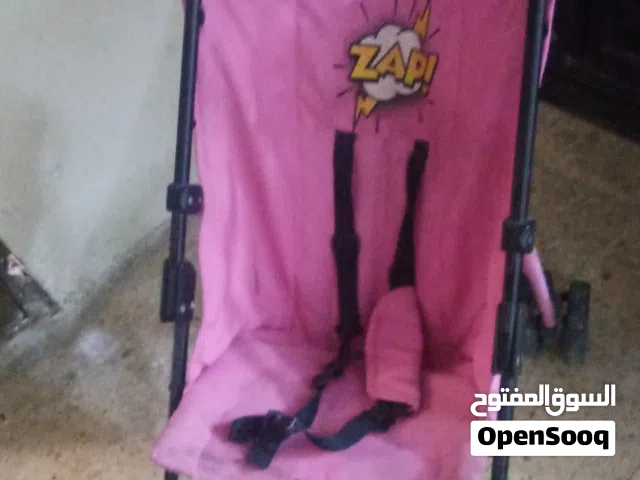 كرسي طعام وعرباية شارع