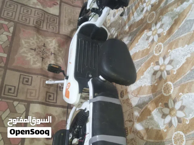 دراجة شحن للبيع بس بيها مشكلة وحدة من تخليها على شحن تشتغل ومن تشيلها من شحن تطفى