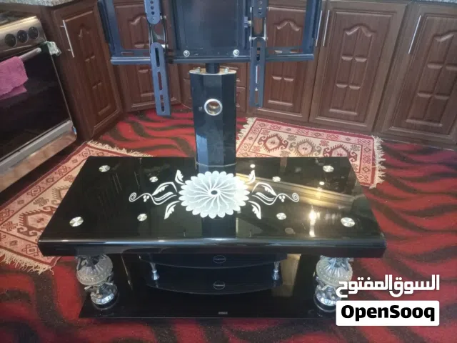 طاولة تلفزيون للبيع