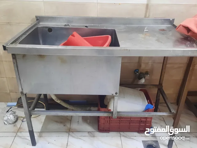 مقلى فلافل + طاولة ستانلس ستيل طبي جرار عدد 2 وخزانه سفليه عدد 2 + ثلاجة بطح ستانلس ستيل بابين وجرار