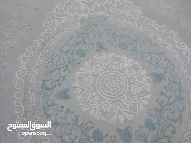 سجادة تركي نظيفه وكبيرة