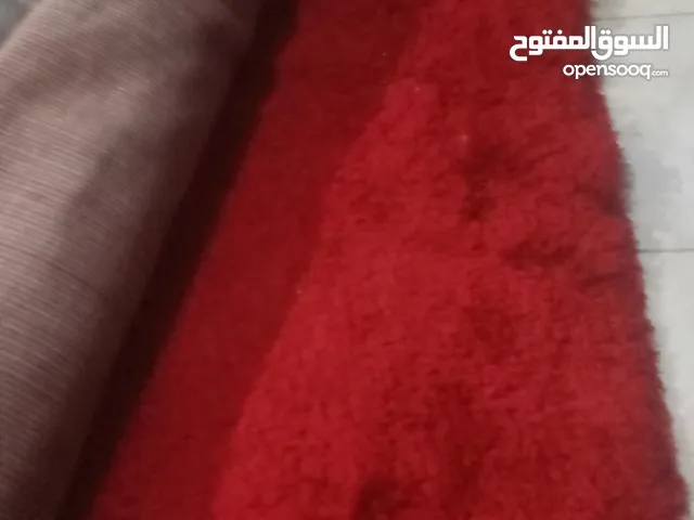 سجاد عدد 2 بحاله الوكاله لون احمر والثانيه تركواز