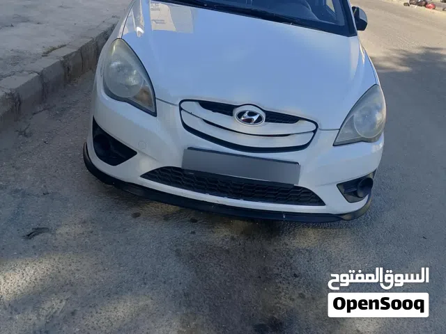2010 هيونداي اكسنت Standard