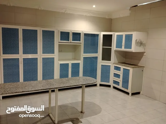 300 m2 More than 6 bedrooms Apartments for Rent in Hawally Zahra