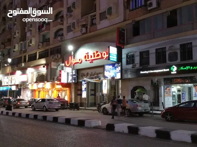 محل للايجار في شارع الجمهوريه الرئيسي