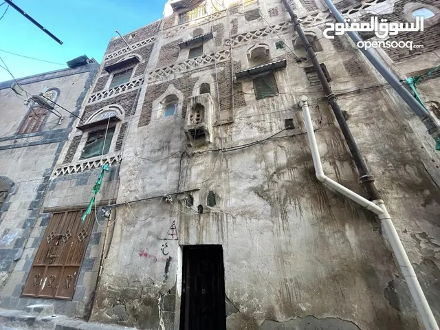 2 m2 5 Bedrooms Townhouse for Sale in Sana'a Assafi'yah District