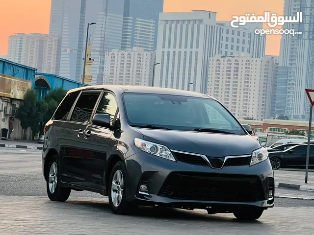 Used Toyota Sienna in Dubai