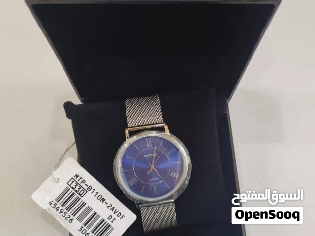بسم الله ما شاء الله ساعة كاسيو سكنية فخمة و مينا كحلي حلو شاريها من الوكالة و ما لبستها ولا لبسة
