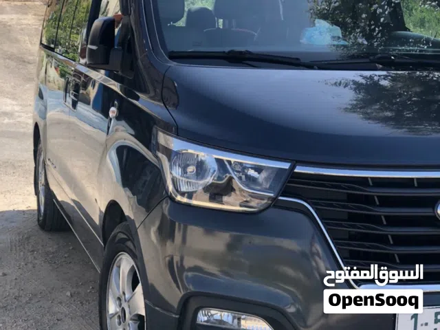 2018 هيونداي H1 Standard