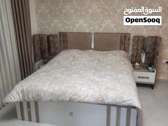 تخت مع كومدينة عدد2
