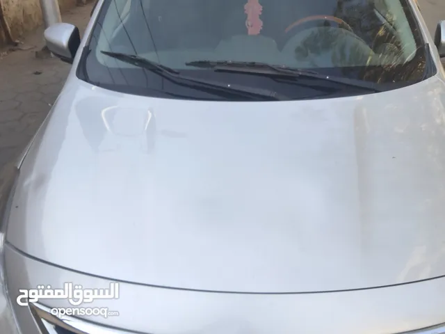 نيسان صني 2018 Nissan Sany فبريكا دواخل سقف فبريكا تصلح للعمل اوبر و كريم و ركوبة ممتازة