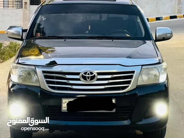 Used Toyota Hilux in Ajloun