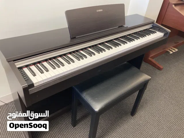 Piano Yamaha YDP-142  بيانو