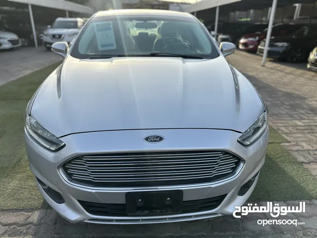 FORD FUSION SE 2015 Canadian specs without accident and in excellent shape ready to drive