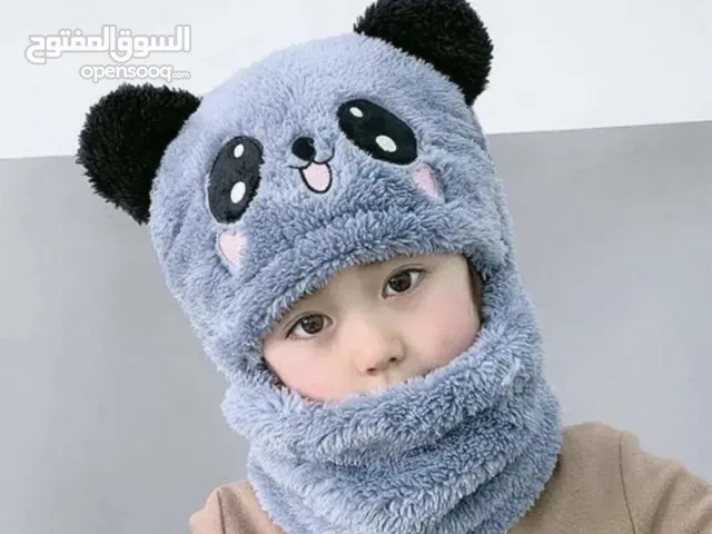 مجموعة ممتازة من الملابس ومستلزمات للأطفال من قبعات وجوارب وغيرها بجودة عالية وجديدة .