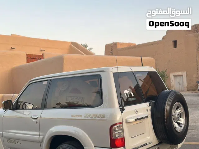 نيسان باترول فتك المودل2003