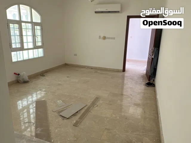 أستديو غرفة وحمام ومطبخ الحيل الجنوبي شارع مزون وخلف إستاد السيب 130 ريال شامل الفواتير والصيانه