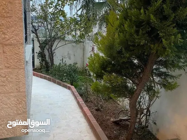 240 m2 4 Bedrooms Villa for Sale in Amman Tla' Al Ali Al Shamali