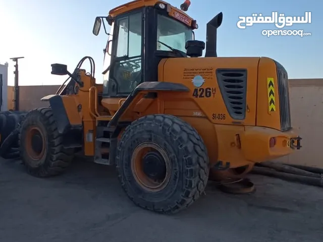 جي سي بي مرفاع شوكي للبيع بحالة ممتازة ، وتتوفر معدات أخرى للبيع