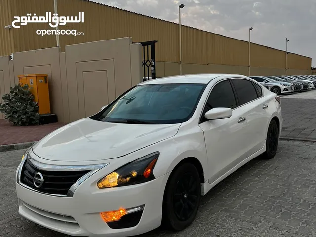 Nissan Altima Model 2013 Color White Interior Black used car passing guaranty