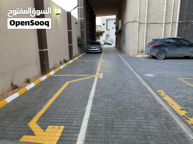 عدد 2 شقق مطلة علي مزدوج اقزير للاحار مقابل مصحة اقزيز