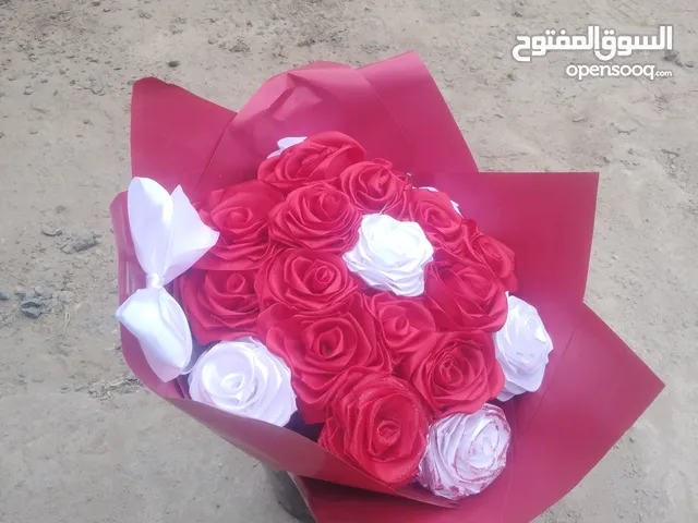 السلام عليكم ورحمه الله وبركاته لعشاق الورد مسوين عروض لااول 10 بوكيه ورد20حبه بي4500 لمده اسبوع