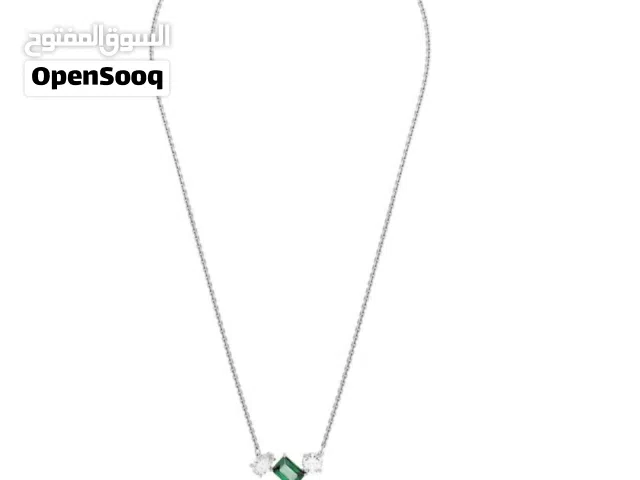 عقد و إسورة من شواروفسكي، جديدة كليا مع العلب و كيس شواروفسكي Brand new Swarovski pendant & bracelet
